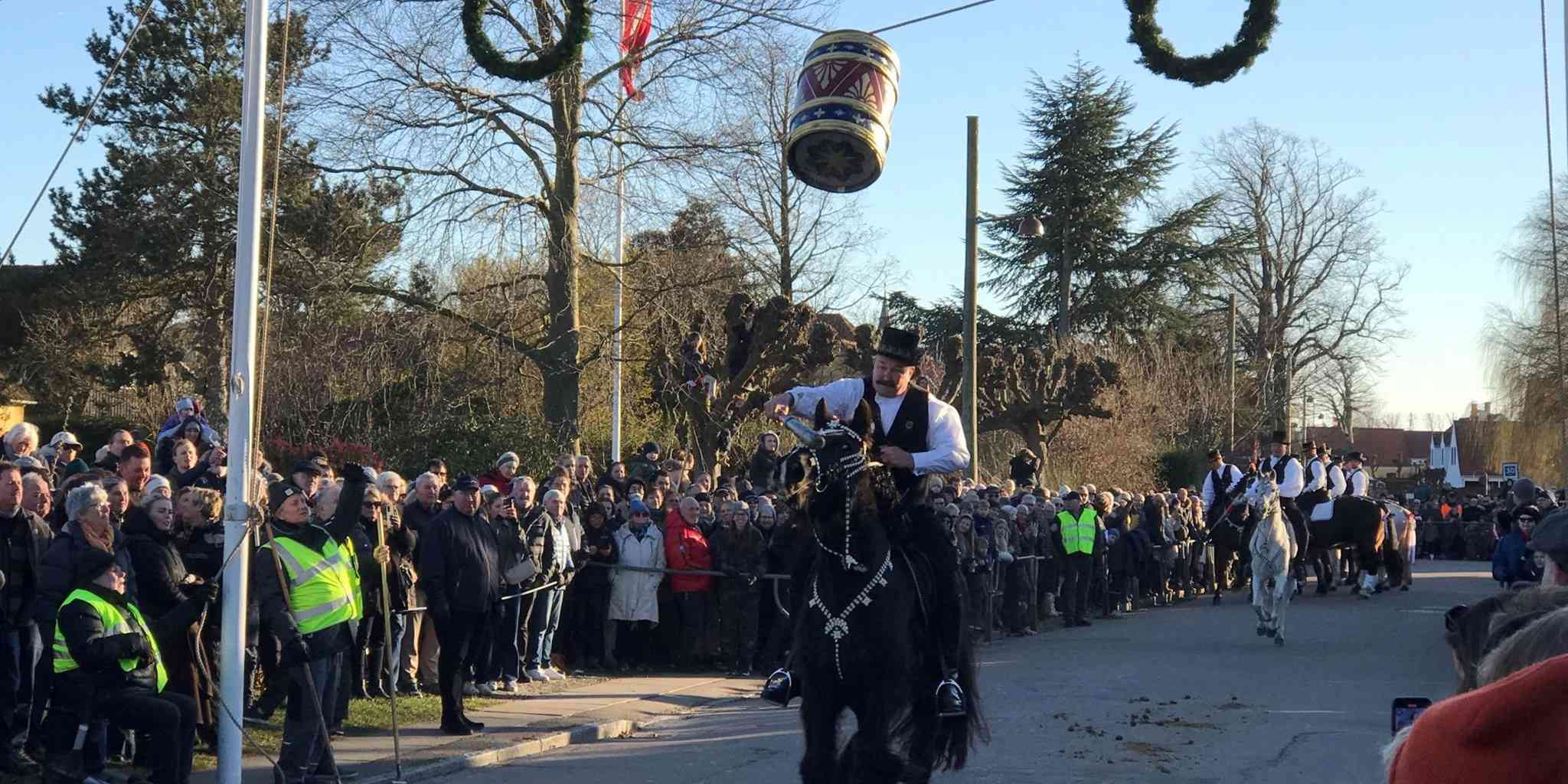 Ryttervisit ved Dragør Rådhus