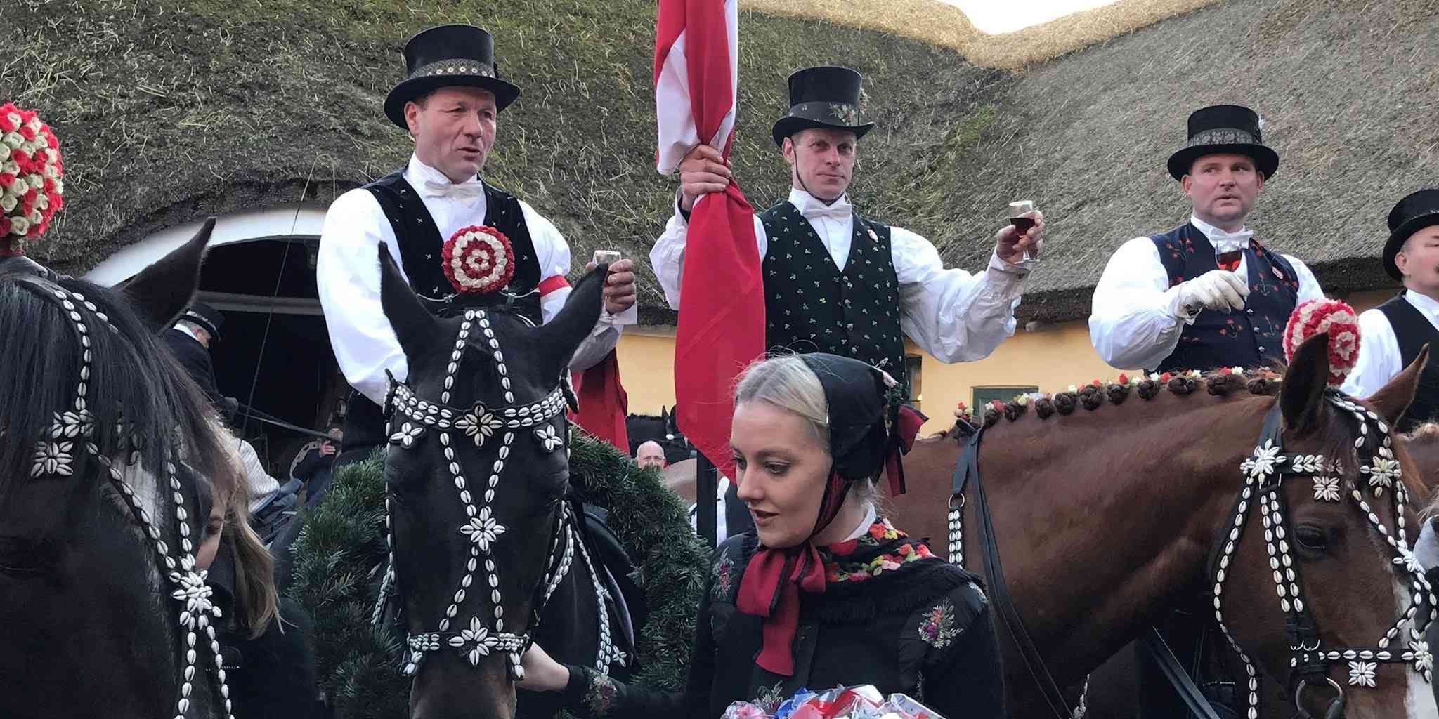 Ryttervisit ved Dragør Rådhus