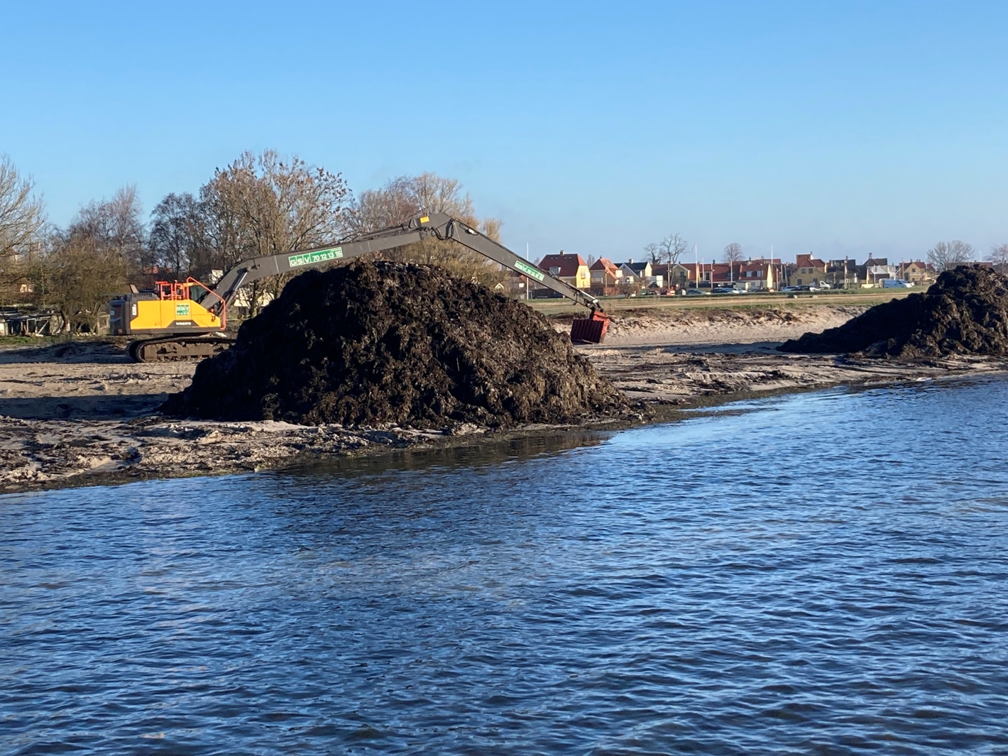 Forberedelse af badesæsonen april 2023 på mormorstranden
