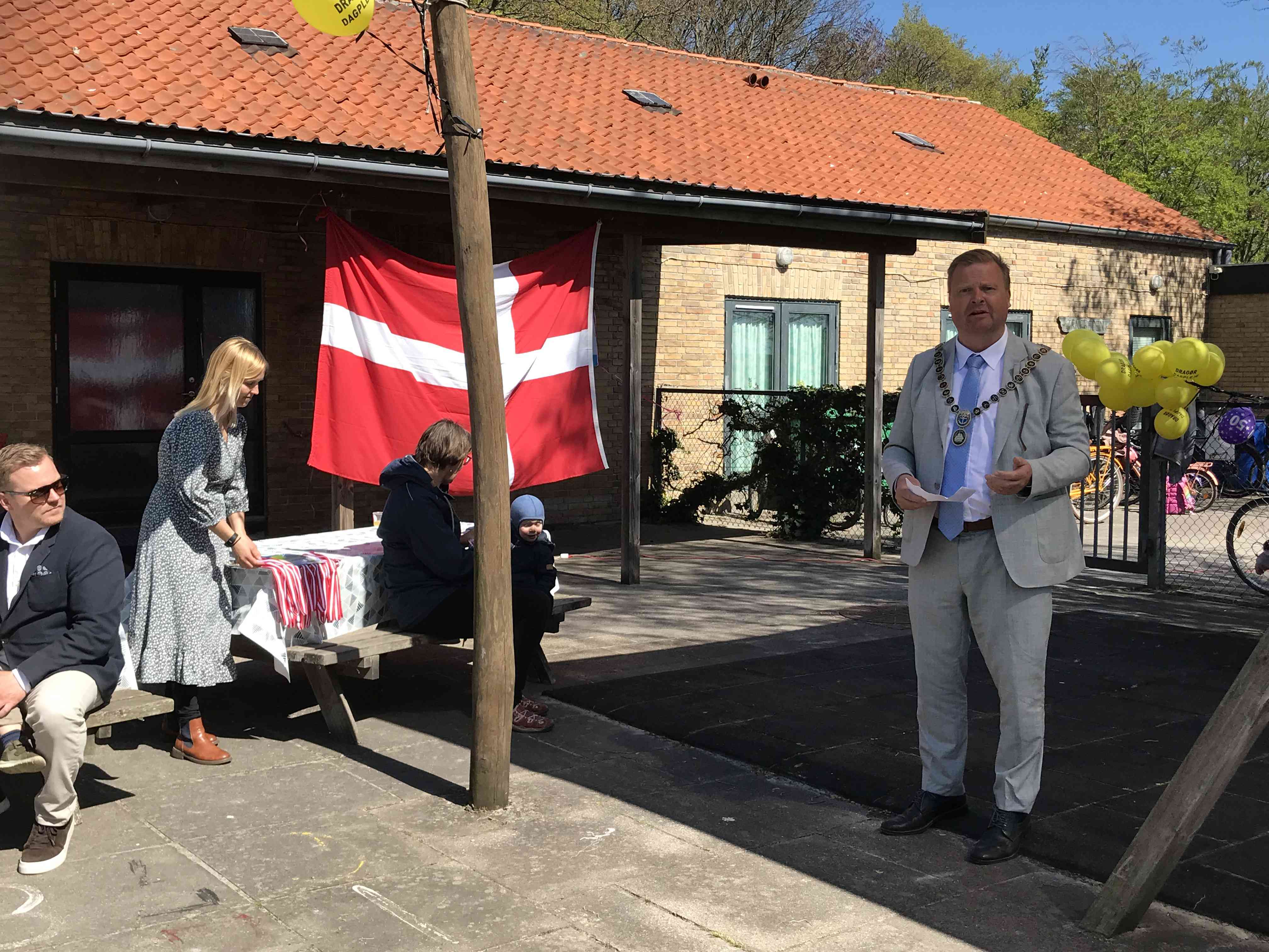 Borgmester Kenneth Gøtterup holder tale ved Dagplejen 50 år